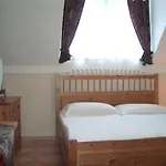 게스트하우스 Amadeus & 3*