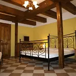 Amadeus & 게스트하우스