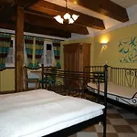 Amadeus & 게스트하우스